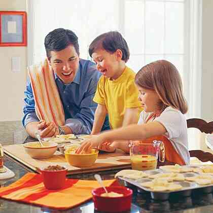 Dạy trẻ biết nấu ăn Dạy trẻ biết nấu ăn