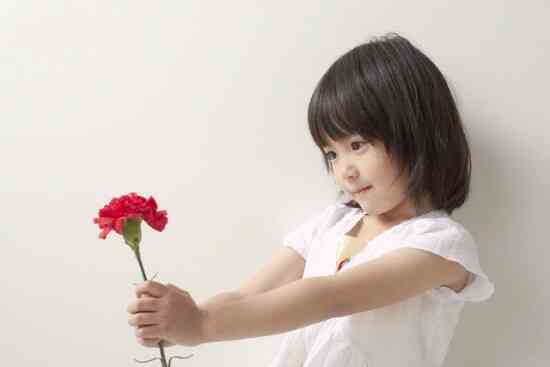 Dạy con qua những món quà cho ngày 8/3