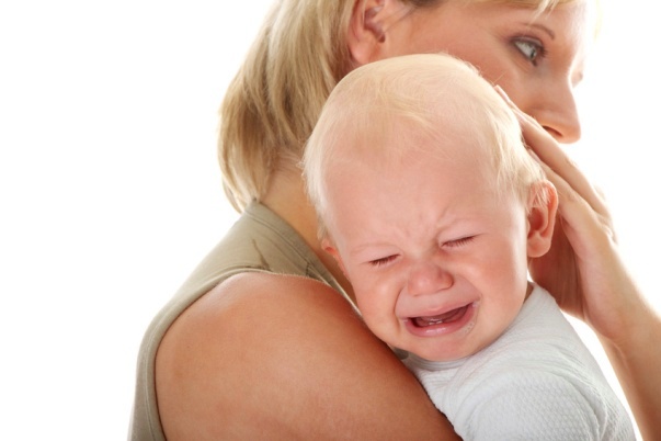 Những lý do trẻ sơ sinh thường thức giấc vào ban đêm